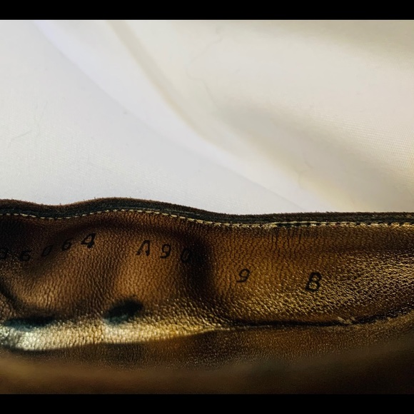 Ferragamo brown suede heels, approx 3 1/2 inches - Picture 6 of 9